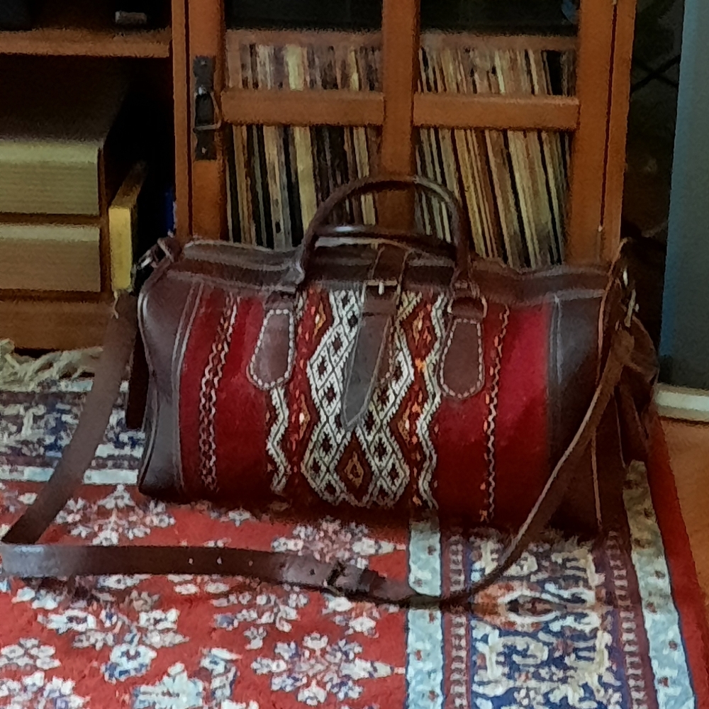 Carpet again travel bag